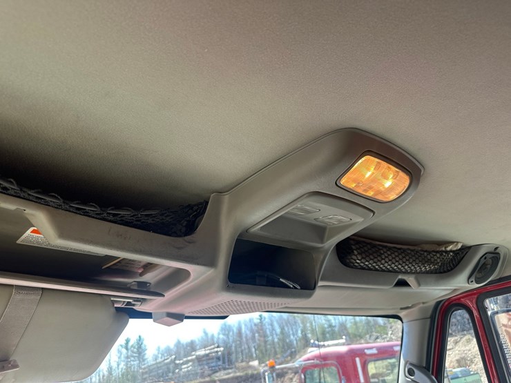 2012-international-7600-image-35