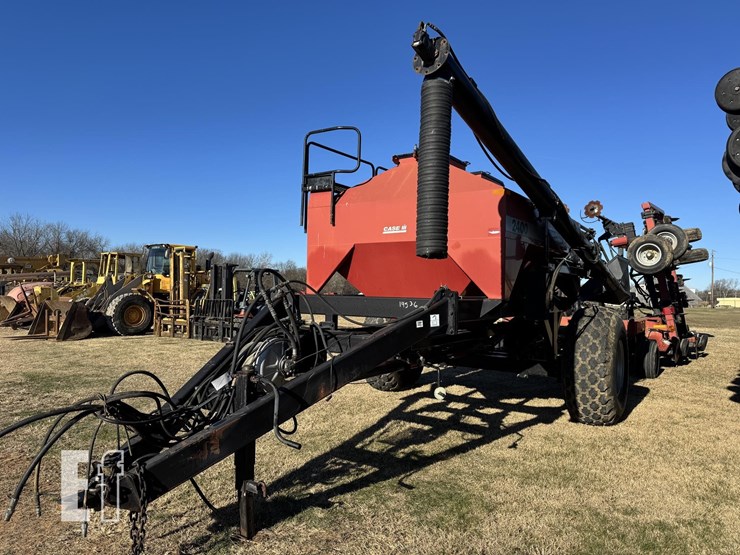 case-ih-2400-image-1