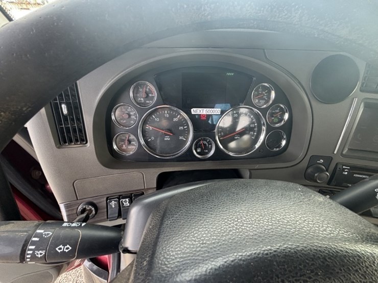 2019-kenworth-t880-image-37