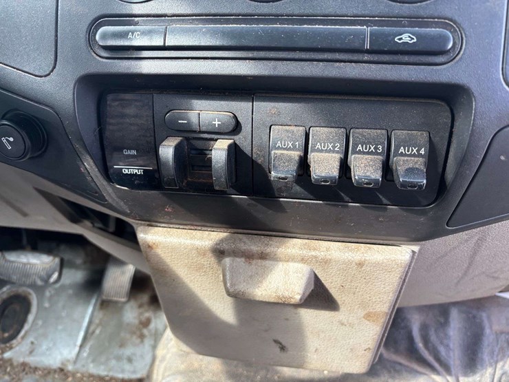 2008-ford-f550-image-28