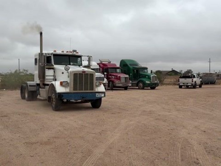 2013-peterbilt-367-image-1