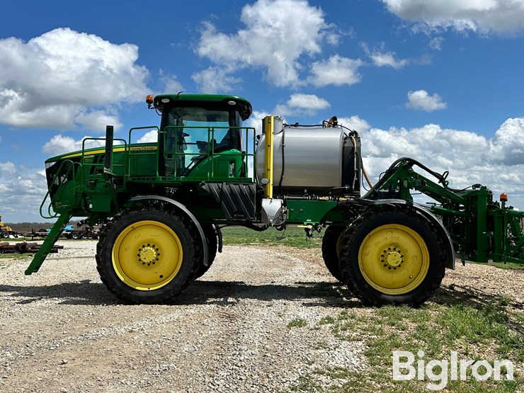 2020-john-deere-r4038-image-13