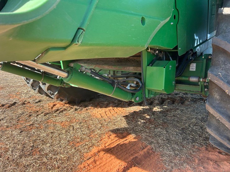 2013-john-deere-s680-image-18