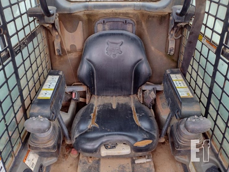 2013-bobcat-t770-image-15