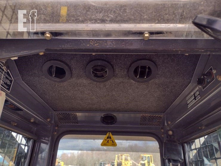 2001-new-holland-ls170-image-10