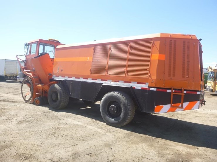 1985-rolba-r3000-hydraulic-snow-thrower-image-4