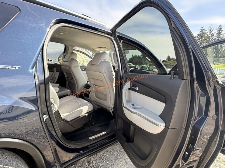 2016-gmc-acadia-slt-image-27