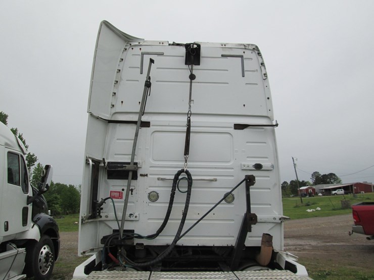 #46184-•-2008-volvo-t/a-sleeper-truck-tractor-4v4nc9gh08n482694-image-13