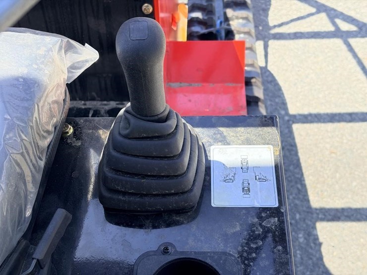 2026-sdlanch-ssl580-skid-steer-loader-image-12