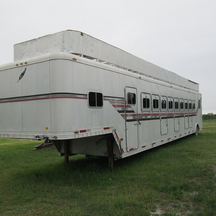 #46187 • 1990 Featherlite G1108 46' S/A Aluminum Horse Trailer 1FPL38105LA912062