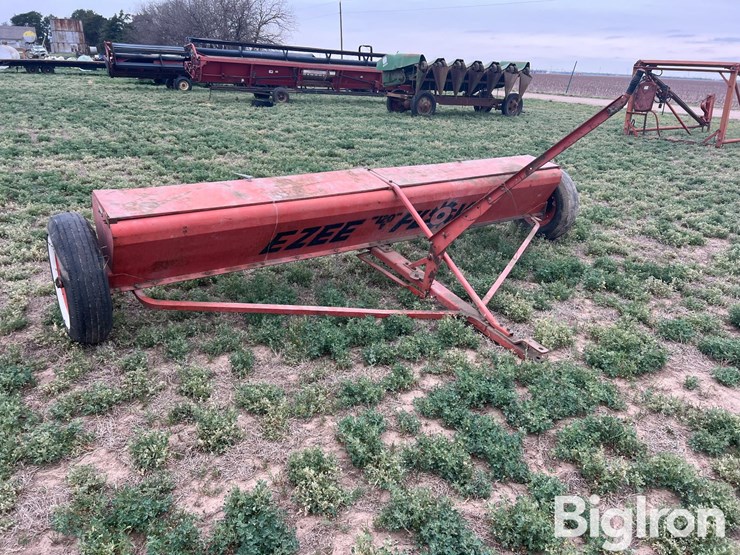 ezee-flow-fertilizer-spreader-image-3