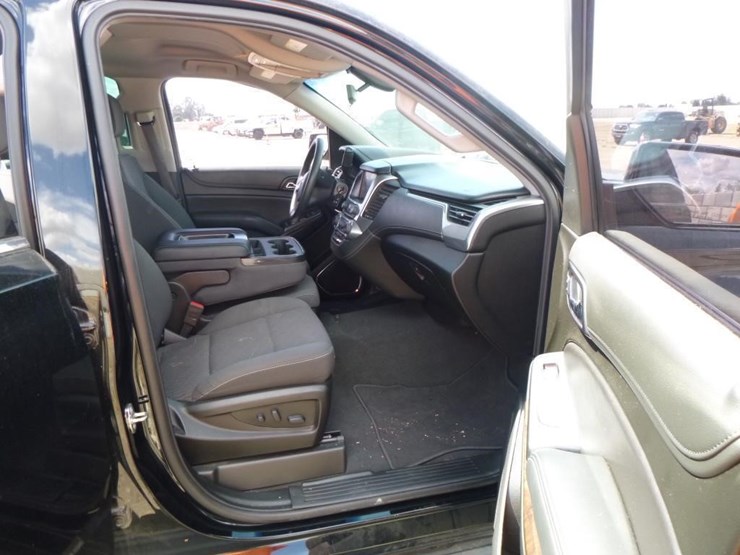 2019-chevrolet-tahoe-image-15