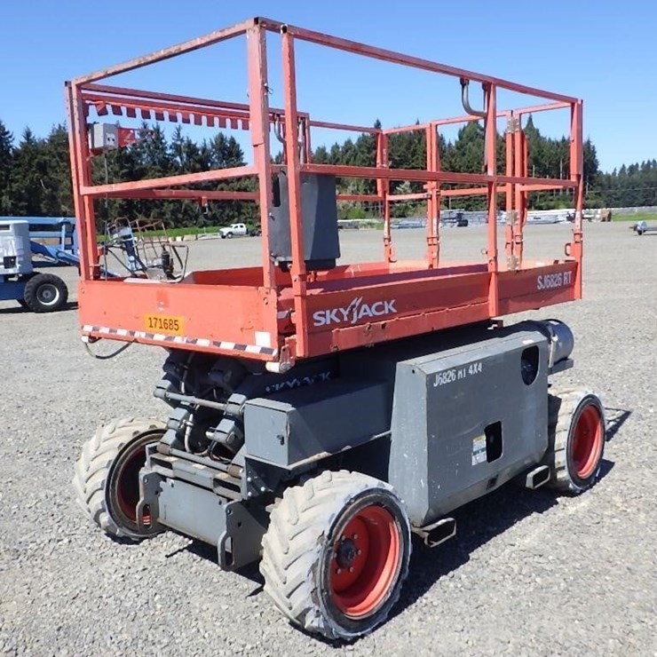 2018 SKYJACK SJ6826RT