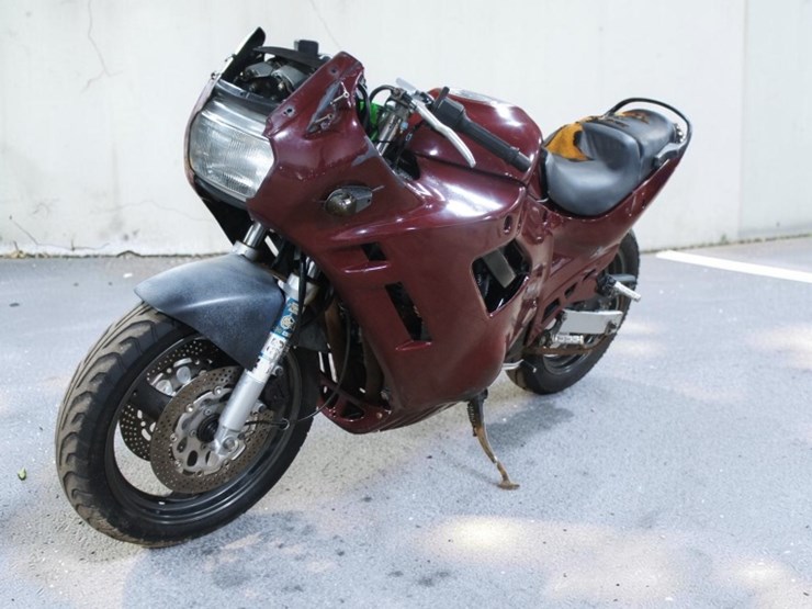 1997-suzuki-gsx600f-katana-motorcycle-image-6