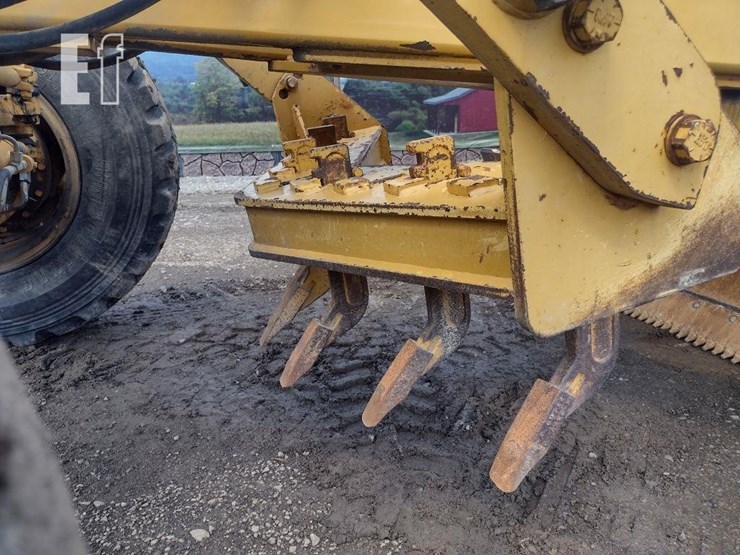 2010-caterpillar-120m-image-27