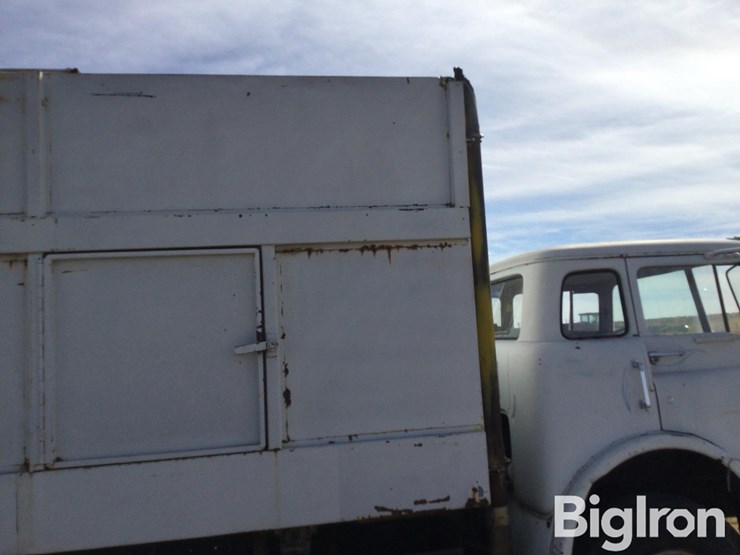 1978-ford-8000-image-13