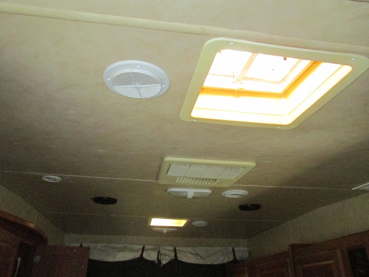 #36745-•-2011-forrest-river-stealth-24'-t/a-travel-trailer-4x4tsfw22bc009247-image-36