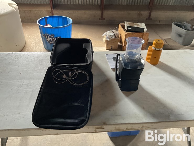 john-deere,-ag-mac-moisture-testers-image-6