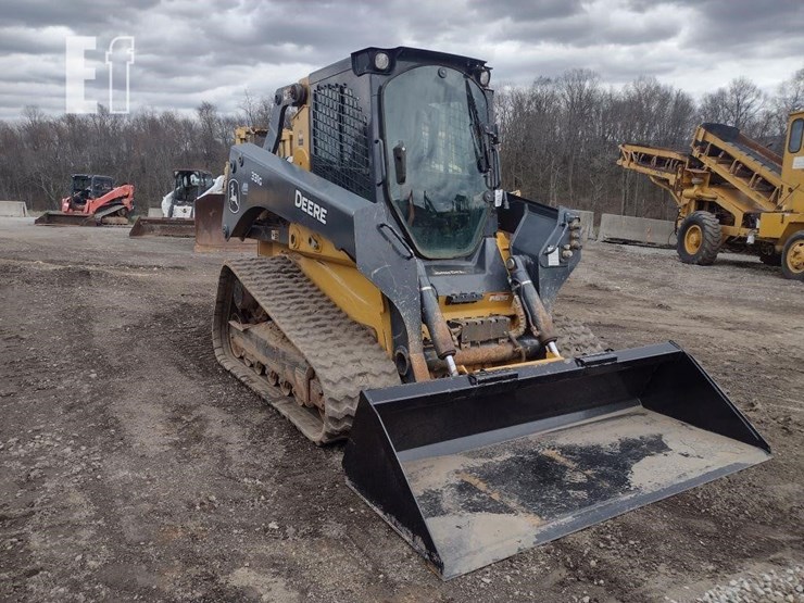 2020-deere-331g-image-31