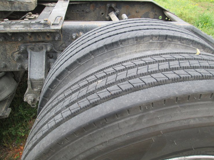 #46184-•-2008-volvo-t/a-sleeper-truck-tractor-4v4nc9gh08n482694-image-8