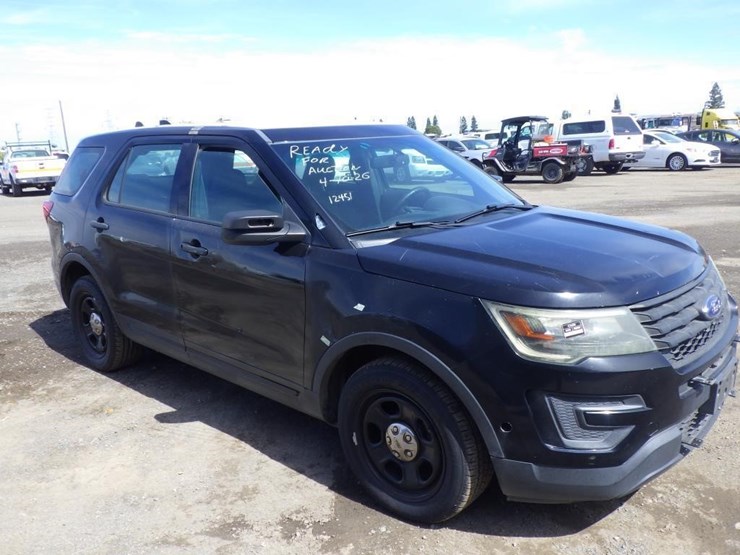 2017-ford-explorer-image-2