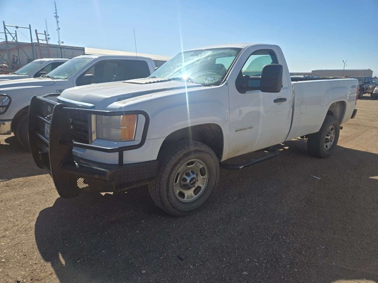 2011-gmc-sierra-2500-image-1