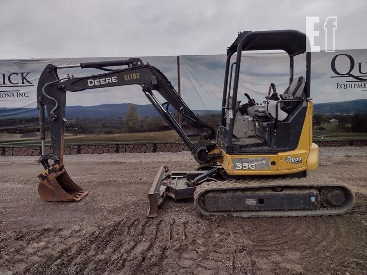 2020-deere-35g-image-1