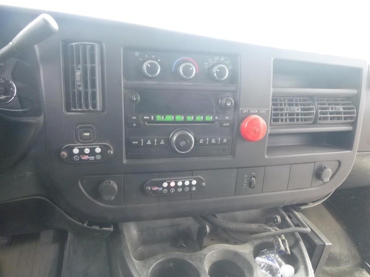 2009-chevrolet-3500-image-10