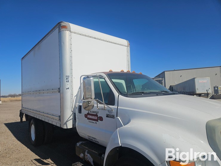 2004-ford-f650-image-13