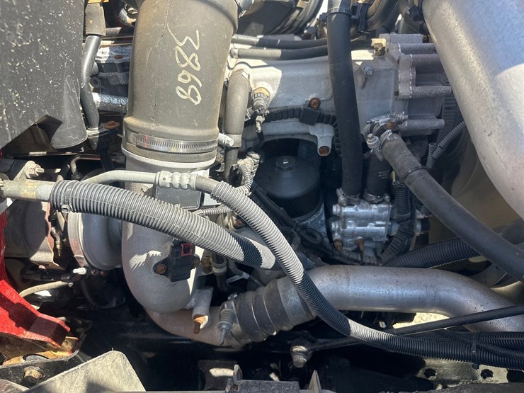 2012-international-7600-image-40