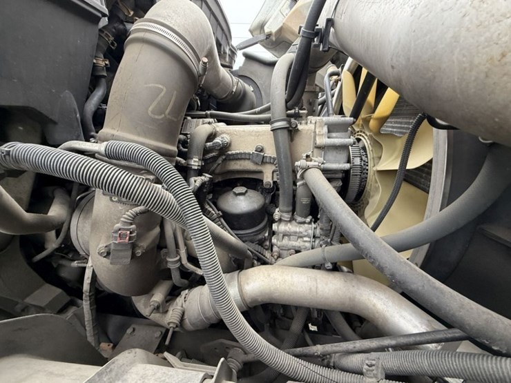 2012-international-7600-image-16