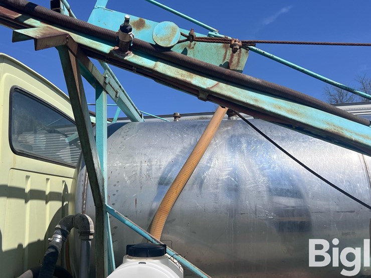 1976-ford-f700-image-13