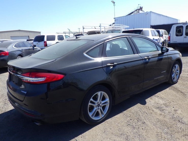 2018-ford-fusion-sedan-image-4