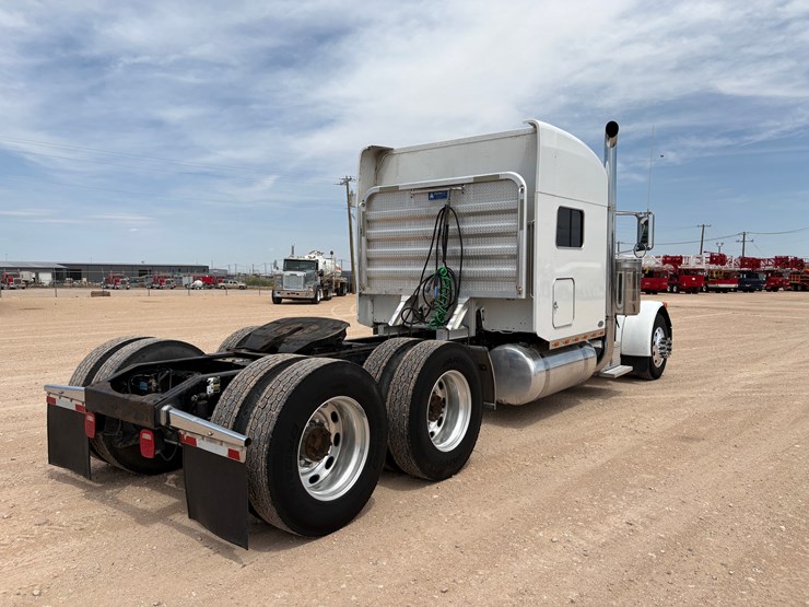 2006-peterbilt-379-image-3