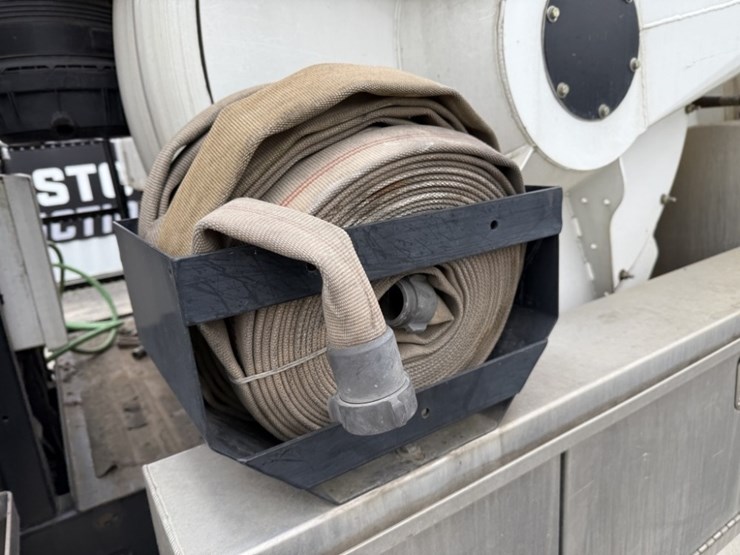 2012-international-7600-image-25