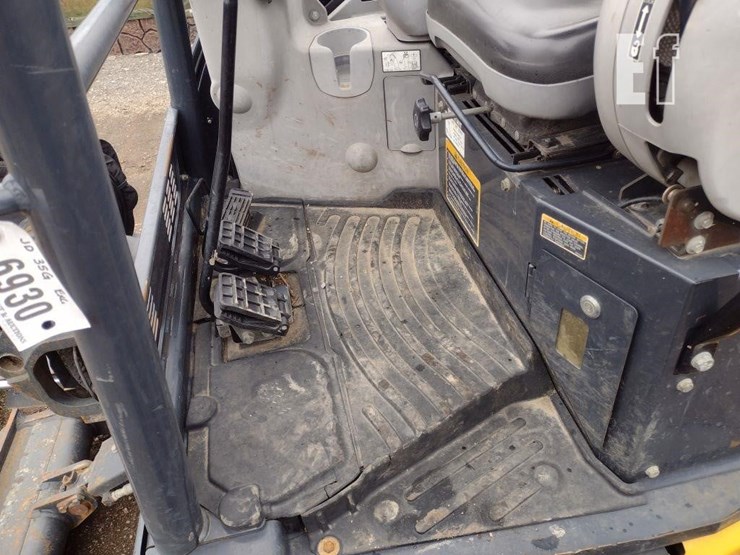 2020-deere-35g-image-10