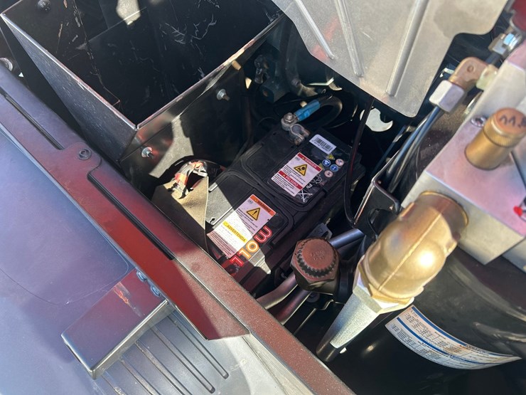 2023-massey-ferguson-8-image-36