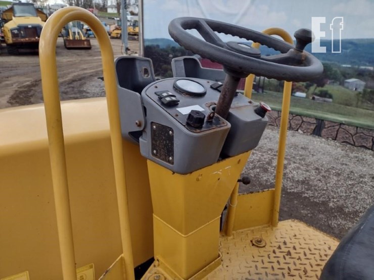 2006-caterpillar-cb-334e-image-8