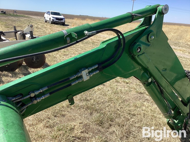 2016-john-deere-640r-image-15