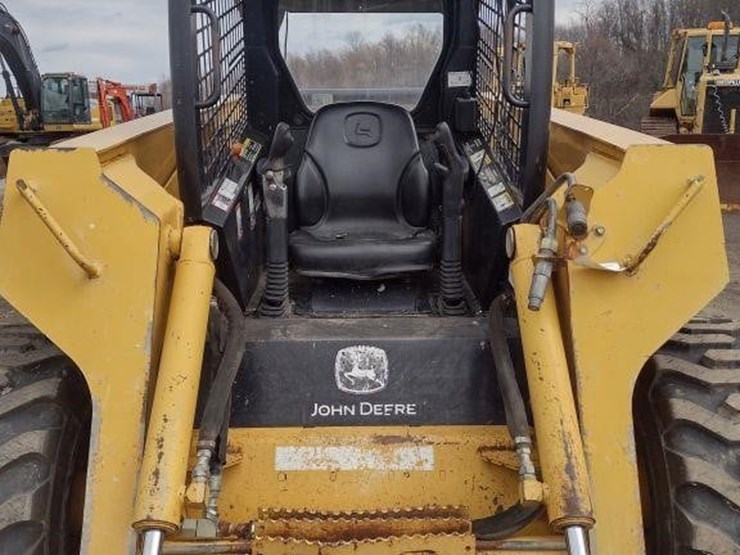 deere-328-image-10