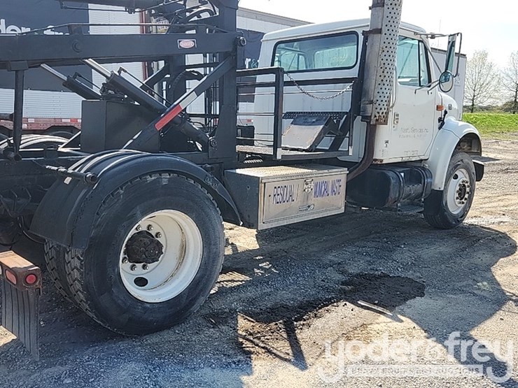 2002-international-4900-image-10