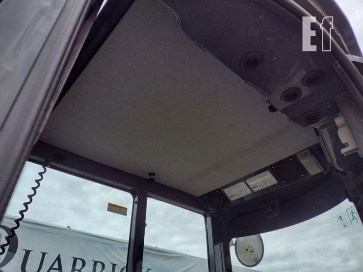 2017-case-cx36b-image-9