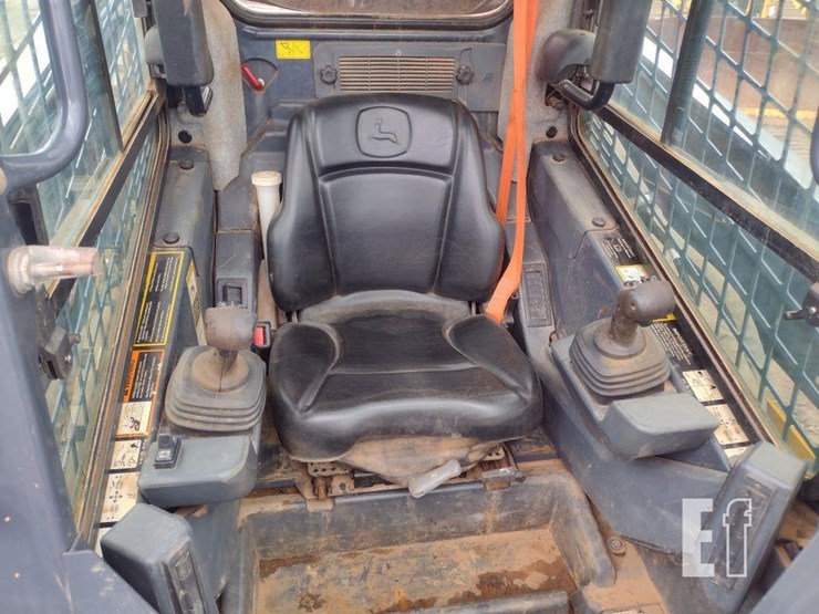 2020-deere-331g-image-10