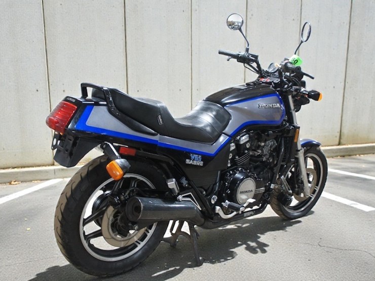 1985-honda-v65-sabre-vf1100-motorcycle-image-3