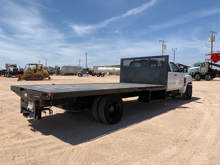 2022-chevrolet-silverado-6500hd-image-4