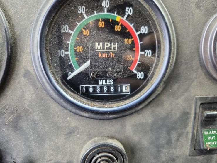 2002-oshkosh-m1070-image-13