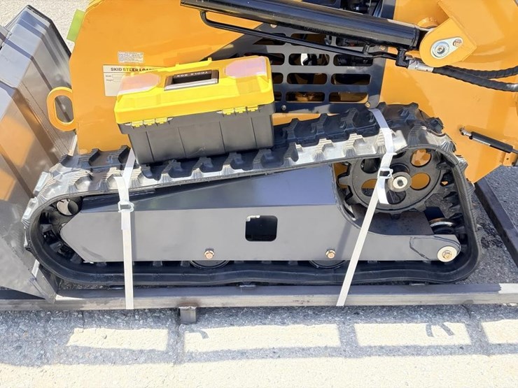 2026-zjg-zj-380-skid-steer-loader-image-8