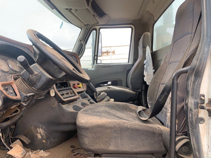 2010-international-prostar-image-8