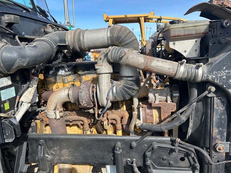 peterbilt-388-image-45