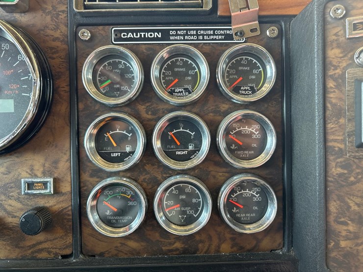 1999-kenworth-t600-image-77